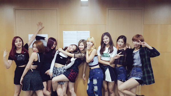 hyoznam's tweet photo. HAPPY ELEVEN YEARS TO THESE WOMEN I LOOK UP TO THE MOST

TO MORE HEALTHY, PEACEFUL AND HAPPY YEARS, MY ANGELS 💜🩷 https://t.co/DABf5csYpS