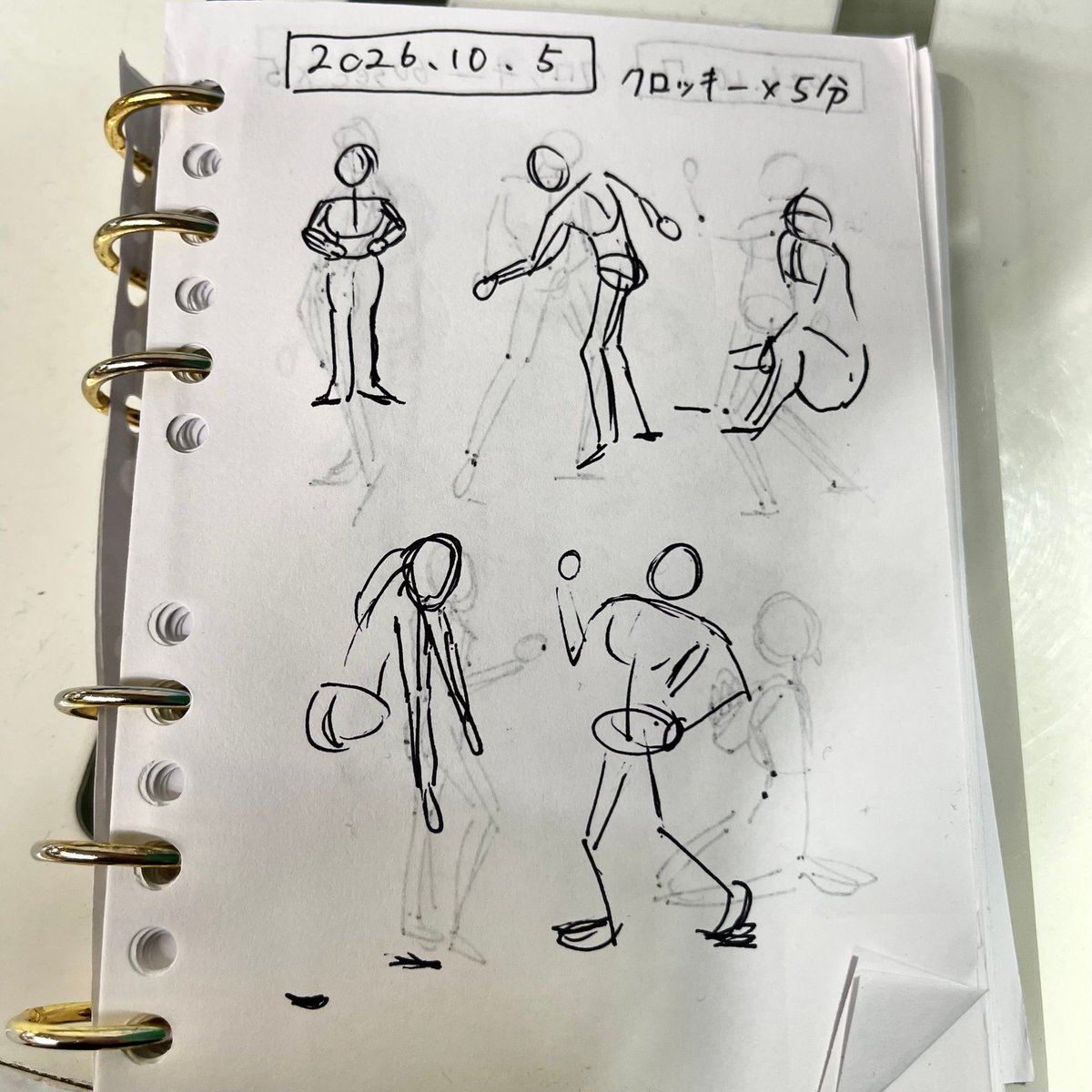 butakun's tweet photo. 飽きはしないけど、どんどん描き方が分からなくなり、一時期低迷してた。
今はとりあえず、肉付けは無視で、全体の動きを捉えよう…と、している、ところ…。
#gesturedrawing #ジェスチャードローイング #ジェスドロ #クロッキー #croquis https://t.co/SBDDjjF5VX