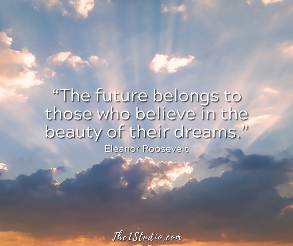 IStudio's tweet photo. Dream big! #MondayMotivation https://t.co/ASJAwIvgnT