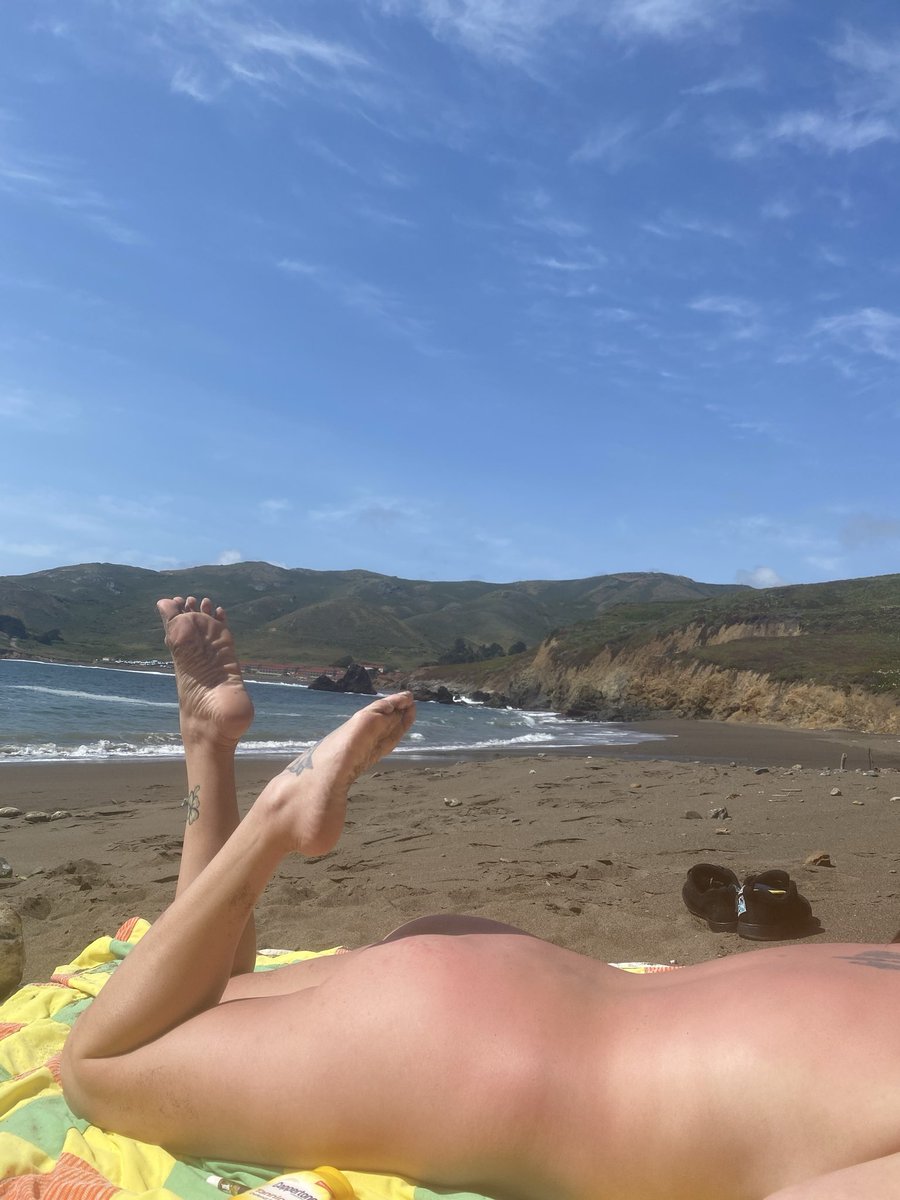 RandomP9093's tweet photo. No ai,just natural mombod! 
#nude #naked #nudist #milf #swinger #hotwife #natural #mombod #titties #toes #nudebeach #nofilter #cute 
🔗to socials👉🏻 https://t.co/DpdIkiLnZ0 https://t.co/YSF9ygbenk