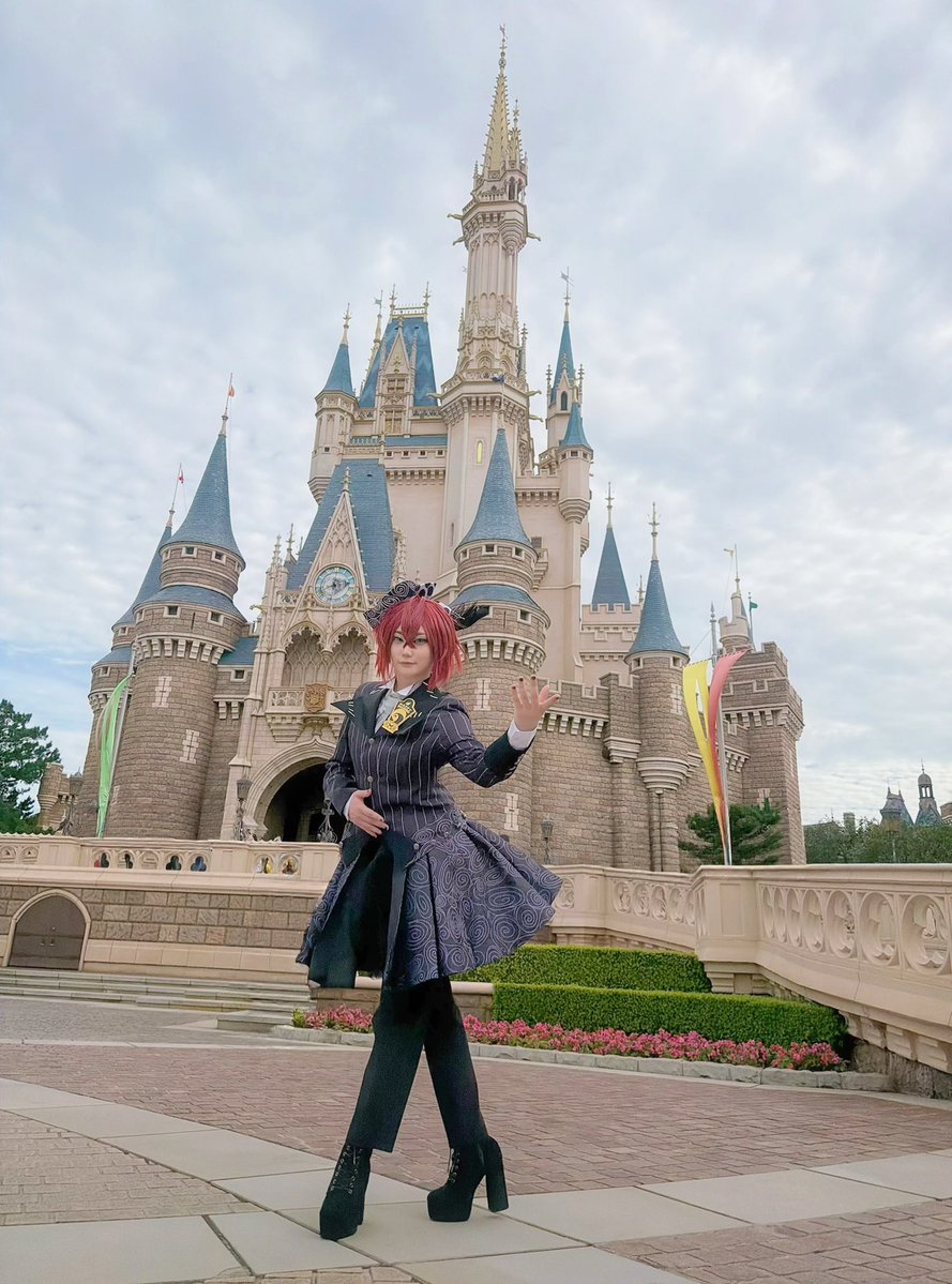 luceak78713's tweet photo. ナイトメア楽しかった！
ほぼほぼ実寸大だったから身長差えぐかった笑

 #Dハロツイステ 
#Dハロツイステ仮装 
#Dハロツイステ仮装2026
 #Dハロ仮装2026 https://t.co/5CFE0BvzLT