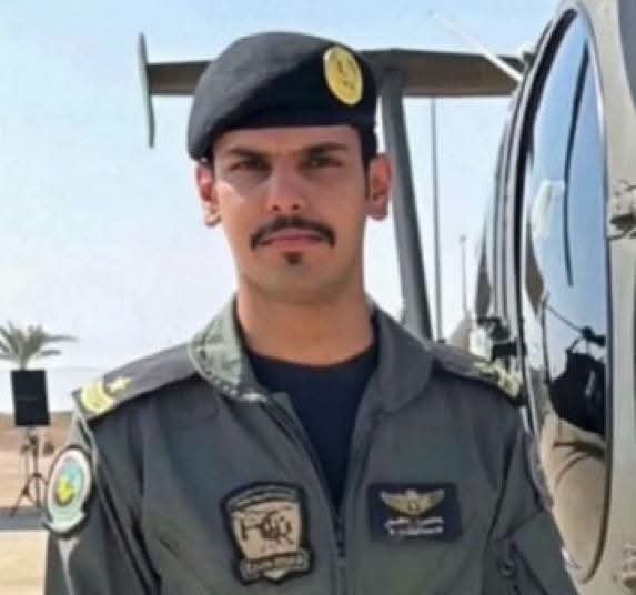 Noreenkmer's tweet photo. یمن میں مار گرائے گئے سعودی AH-6i ہیلی کاپٹر کے دونوں ہلاک شدہ پائلٹوں کی شناخت علی ابراہیم علی الطلحہ اور عبدالعزیز عید ہرسان المسرادی کے نام سے ہوئی ہے۔ https://t.co/2DPvZsvXs5