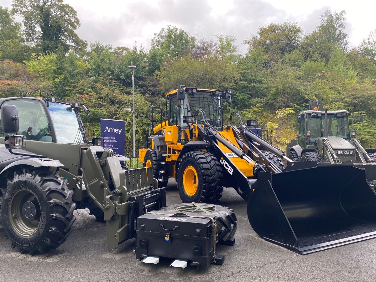UKArmaments's tweet photo. £26m boost in construction equipment 🚜
 
96 Medium Wheeled Tractors and 61 excavators, built by @JCBmachines with @AmeyLtd, secures 480 UK jobs. From clearing obstacles to building roads, the fleet keeps our Forces moving while backing British industry.

https://t.co/Y9s8Cprc2x https://t.co/gXOn5BXhz7