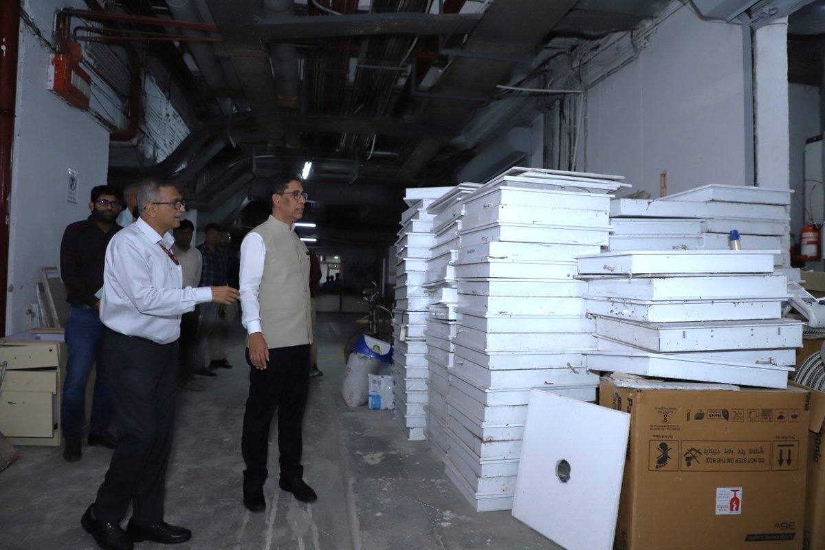 moefcc's tweet photo. Secretary, MoEFCC reviewed the collection of E-waste, Scrap, redundant furniture/fixtures in the basement. He directed that segregated items be disposed of safely through CPCB registered E-waste recyclers, refurbishers and producers ensuring responsible E-waste management and successful implementation of #SpecialCampaign6.