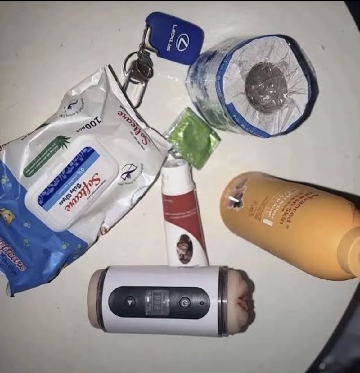 goodBadMan23's tweet photo. Fairly used pocket tots for sell the owner don get married🤗🌚 https://t.co/ex0LXgrJml