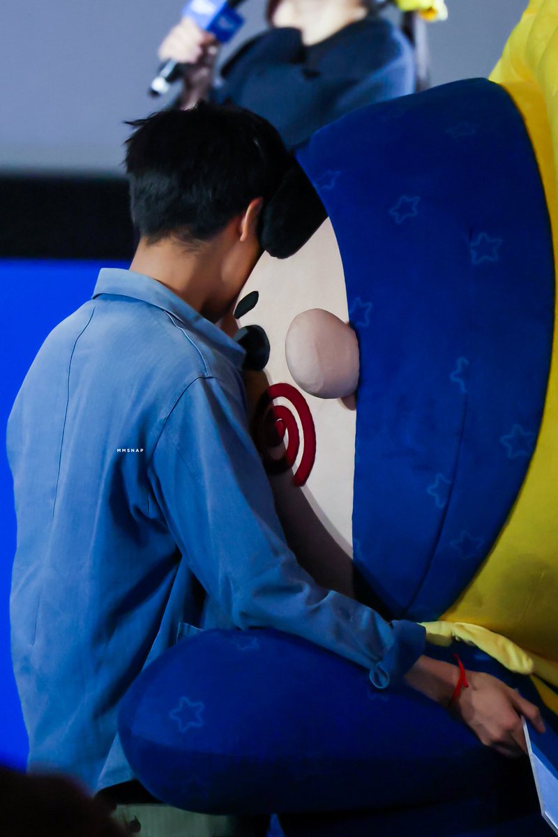 MM_mintmint's tweet photo. แด๊ดก็เติมโม่ 

JUNIORMARKMO X WHALEFALL
#SFxJuniorMarkJummo https://t.co/XQuS9vhqph