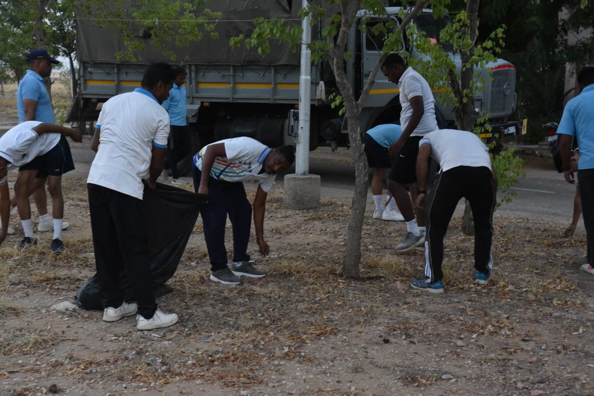SWAC_IAF's tweet photo. 🌱 Clean Surroundings, Collective Responsibility!

As part of #SHS2026 and #SpecialCampaign6.0, Air Force Station Phalodi conducted a cleanliness drive, reaffirming its commitment to a clean, hygienic and healthy environment.

Through collective efforts and active participation, Station personnel continue to strengthen the spirit of cleanliness, environmental awareness
and sustainable living.

#IndianAirForce #SHS2026 #SwachhBharat
#SwachhataHiSeva2026

@SwachhBharatGov
@MoHUA_India
@MoJSDDWS
@DefenceMinIndia
@SpokespersonMoD
@HQ_IDS_India 
@IAF_MCC