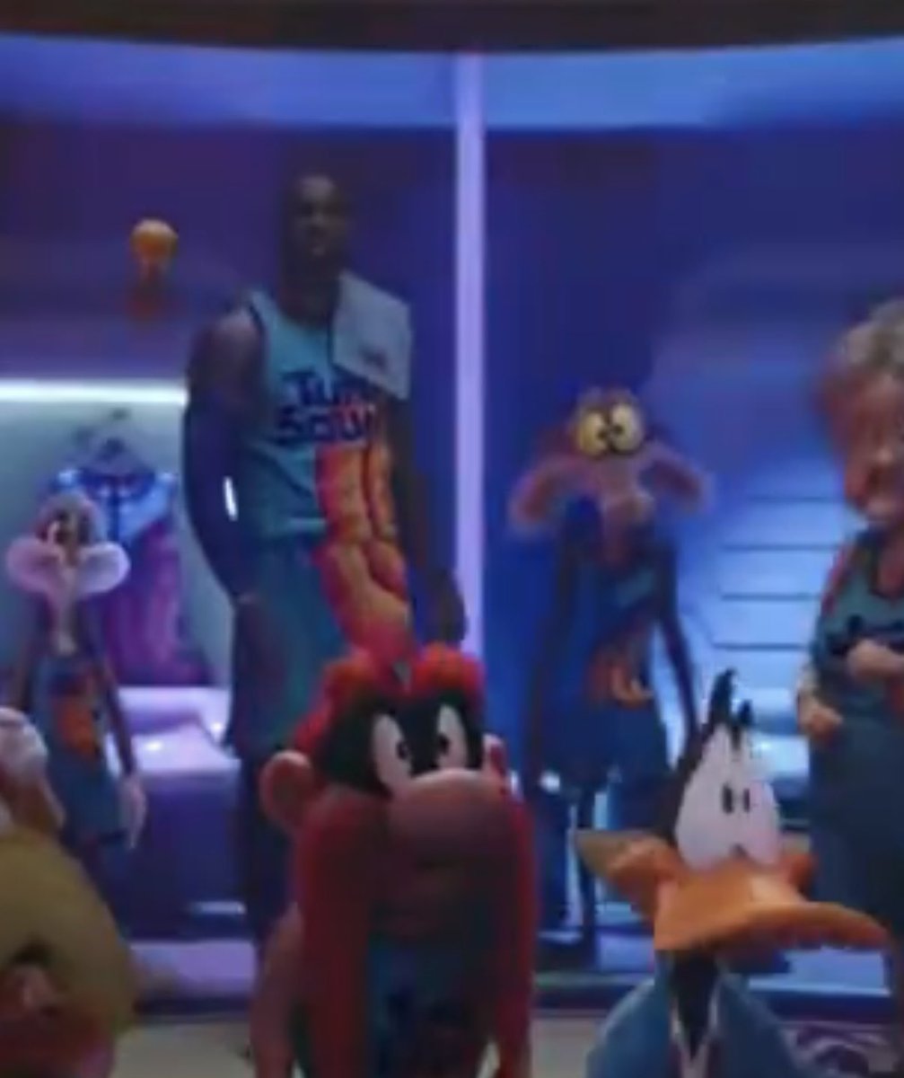 Cal_Artist01's tweet photo. @rodeorosebud You know besides granny, gossamer and LeBron, I never realized how tall Wile E is compared to the other toons- especially if you don’t count the height of his ears 😭 https://t.co/xFh3K27if3