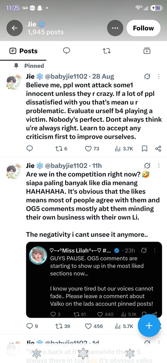 smuttytoast's tweet photo. I dont usually post stuff like this, but since she wants to comment mean on all my stuff and then play victim on her own profile... 

It's like she said, people won't attack someone innocent unless they are crazy. Girl look in the mirror, I never said anything to you. Why are you obsessed with us? 

We only talk smack at the lads account and only because we want our voices to be heard. 

#NoValkoNoMoney #LADSIsSix #Valkols6th
