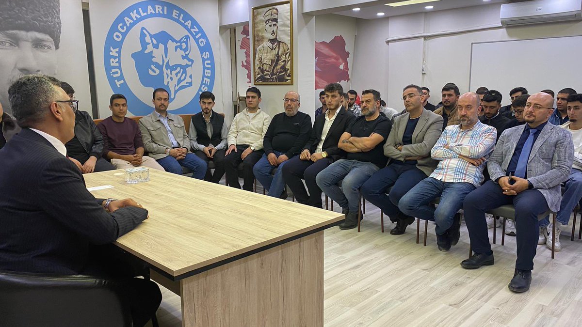 elazigturkocagi's tweet photo. Türk Ocakları Elazığ Şube Yönetim Kurulumuz ve Türk Ocaklı gençlerimiz, Şube Başkanımız Prof. Dr. Yavuz Haykır’ın başkanlığında gerçekleştirilen yemekli istişare toplantısında bir araya geldi.

Toplantıda ülke gündemi, Türk Ocakları Elazığ Şubemizin yeni dönemde gerçekleştirmeyi planladığı faaliyetler ve gençlerimize yönelik çalışmalar hakkında değerlendirmelerde bulunuldu.

Türk Ocaklı gençlerimizin görüş, öneri ve taleplerinin de dinlendiği toplantıda, gençlerimizin karşılaştığı sorunlar ve beklentileri üzerine karşılıklı fikir alışverişinde bulunuldu. @turkocaklari @Mehmetoztarih @YavuzHaykir
