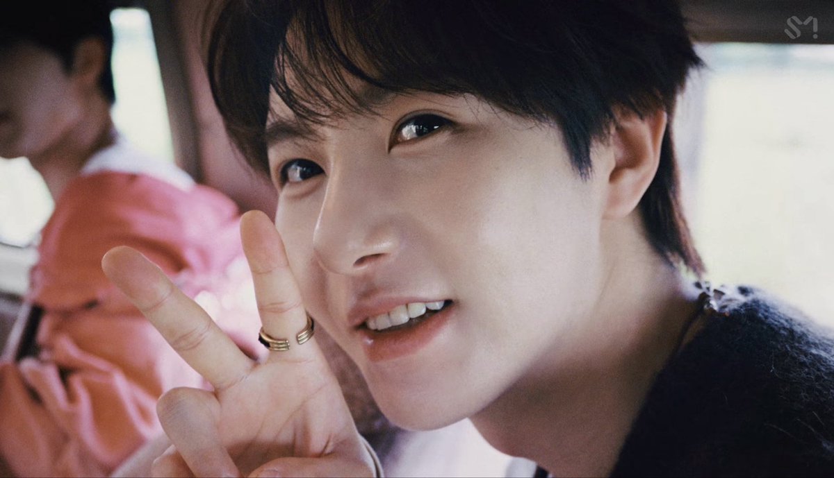 HRJFEED's tweet photo. #renjun in the sun music video ☀️ https://t.co/KtpR5l4OQo