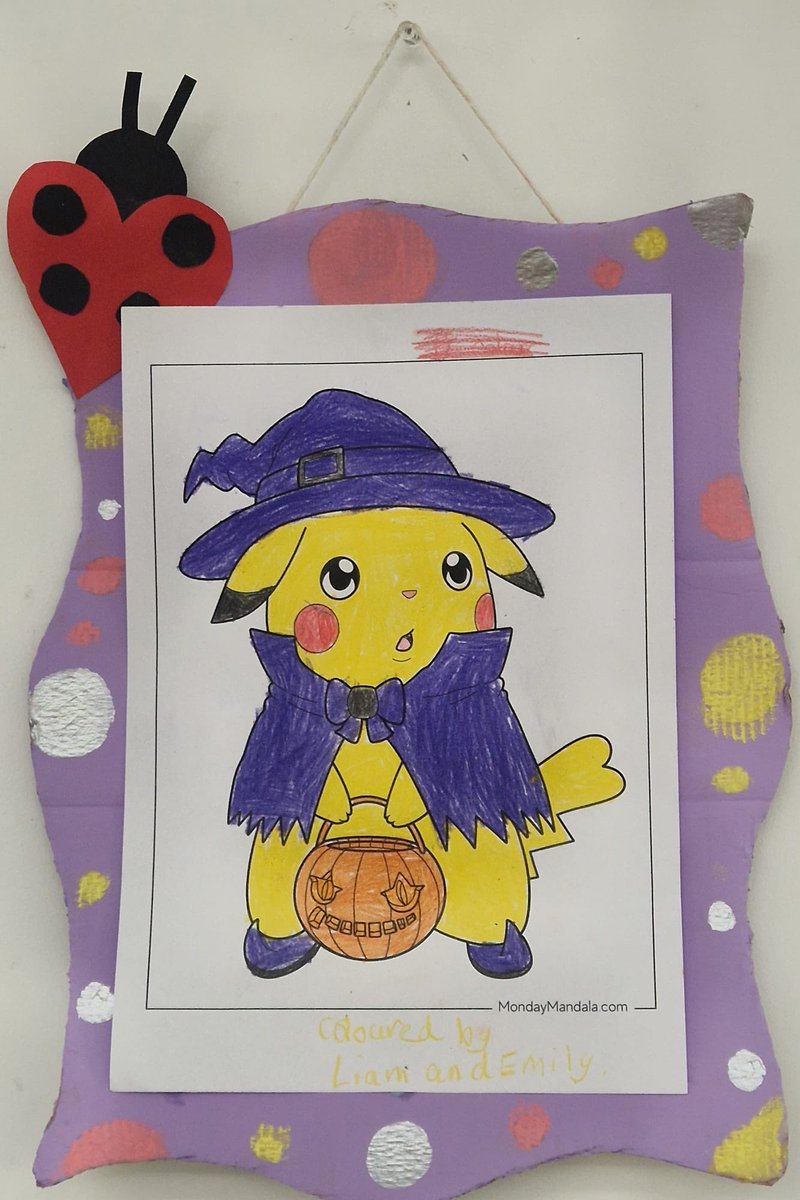 LibrariesNL's tweet photo. #NewmainsLib have created this fantastic Library Art Gallery. Pop along to the library and colour something in to get it added to the display. https://t.co/9OM80z4GOg