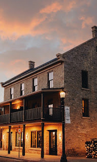 Tedbits's tweet photo. Taste a $20,000 bottle of wine—for free? 🍷Kat Florence Hotel in Elora is offering select guests complimentary tastings of rare, 100-pt auction wines, hosted by sommelier Elizabeth Davies! Just 6 guests per session, Tues &amp; Thurs by advance reservation. Wild! #luxury #wine https://t.co/TgRI86OlI7