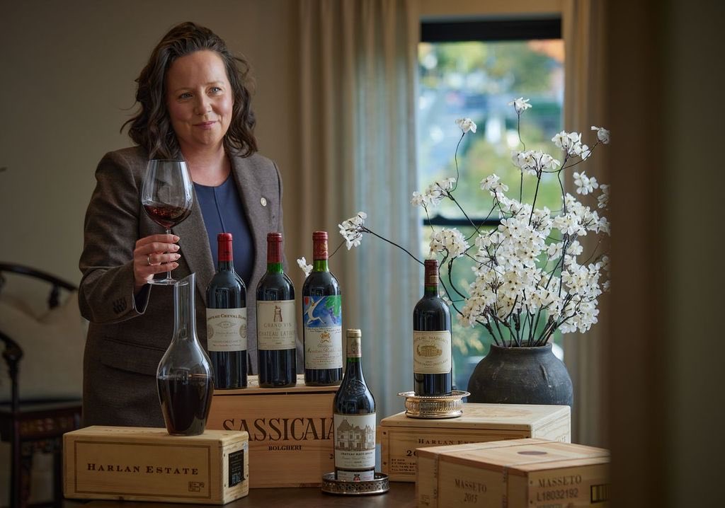 Tedbits's tweet photo. Taste a $20,000 bottle of wine—for free? 🍷Kat Florence Hotel in Elora is offering select guests complimentary tastings of rare, 100-pt auction wines, hosted by sommelier Elizabeth Davies! Just 6 guests per session, Tues &amp; Thurs by advance reservation. Wild! #luxury #wine https://t.co/TgRI86OlI7
