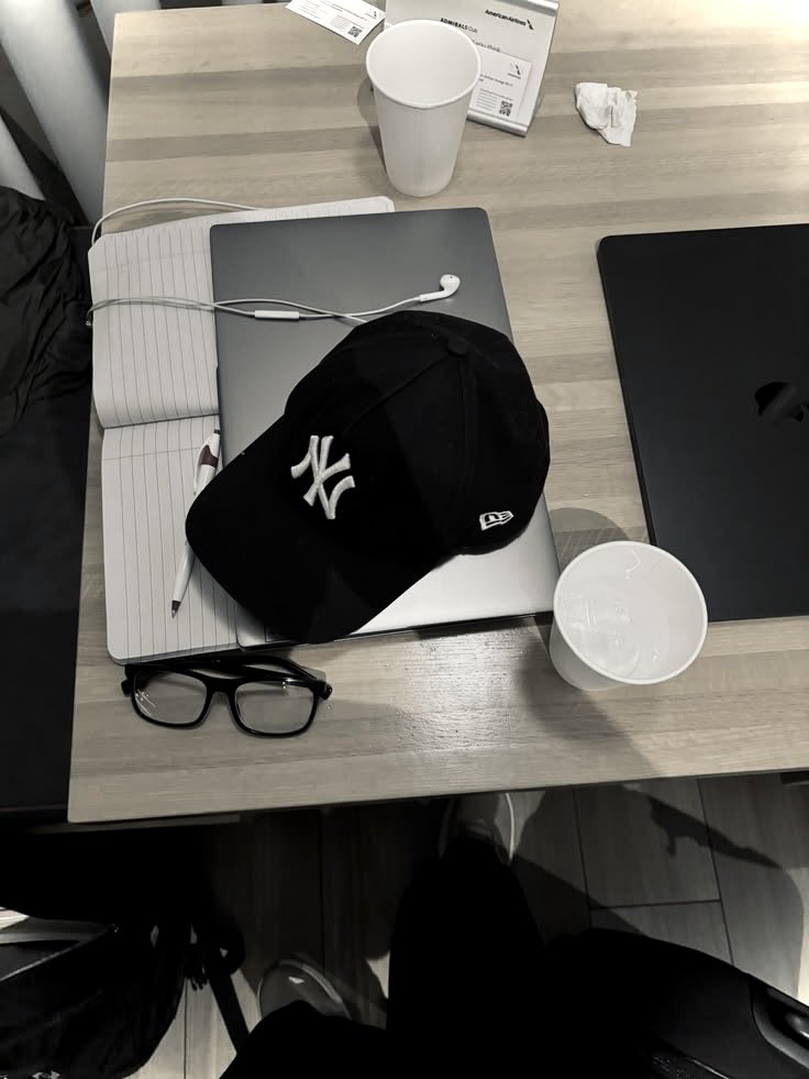 biopsiy's tweet photo. just finished the first day of exams and somehow made it through two full outfit changes .. today was genuinely a test of endurance. hope your day went a bit smoother than mine! 🪡 https://t.co/bv0fvTJHq6