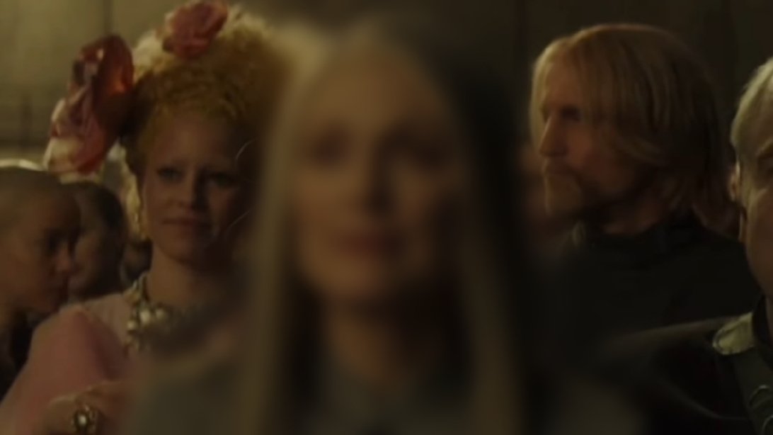 luneartt's tweet photo. "joseph zada adds haymitch develops a soft spot for effie very early on" https://t.co/P6WboS0MWN