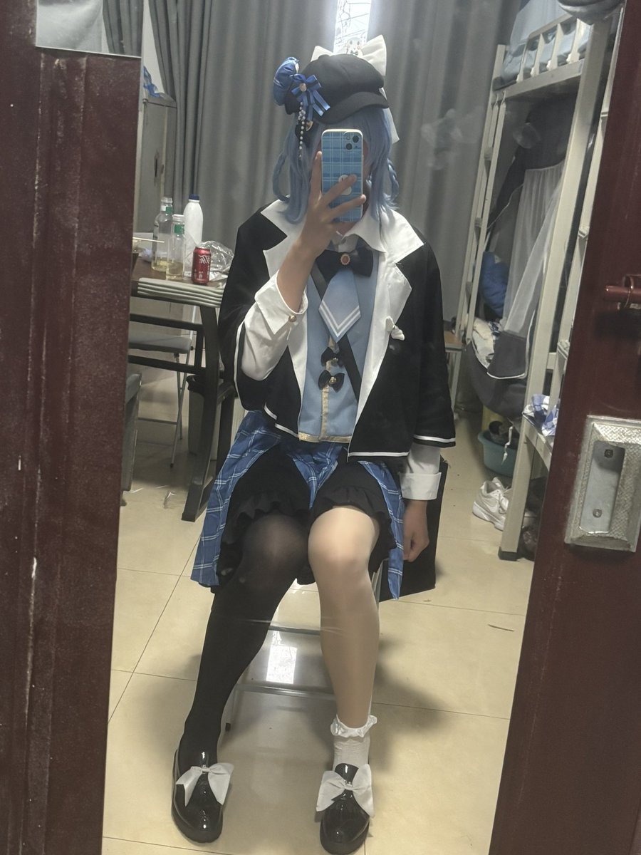 zhixi1999's tweet photo. 试衣服哦 https://t.co/37lwb9C6Sb