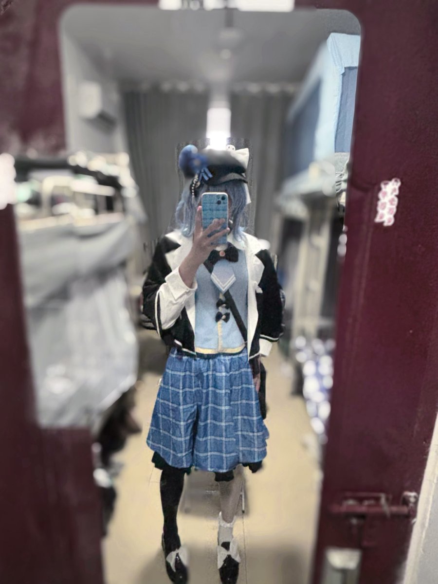 zhixi1999's tweet photo. 试衣服哦 https://t.co/37lwb9C6Sb