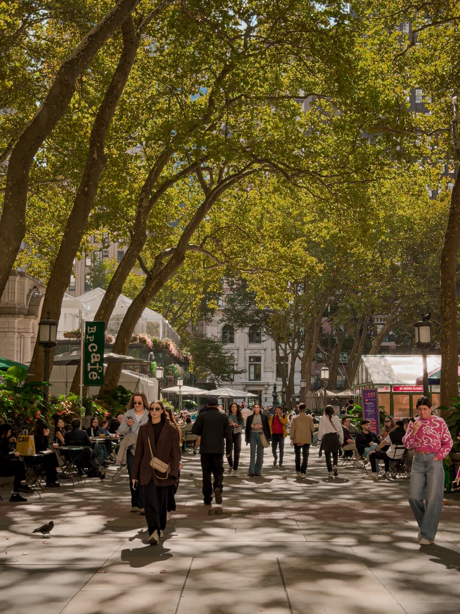 bryantparknyc's tweet photo. Officially sweater weather 🍂🧡🌬️. https://t.co/MZwKcLa25W