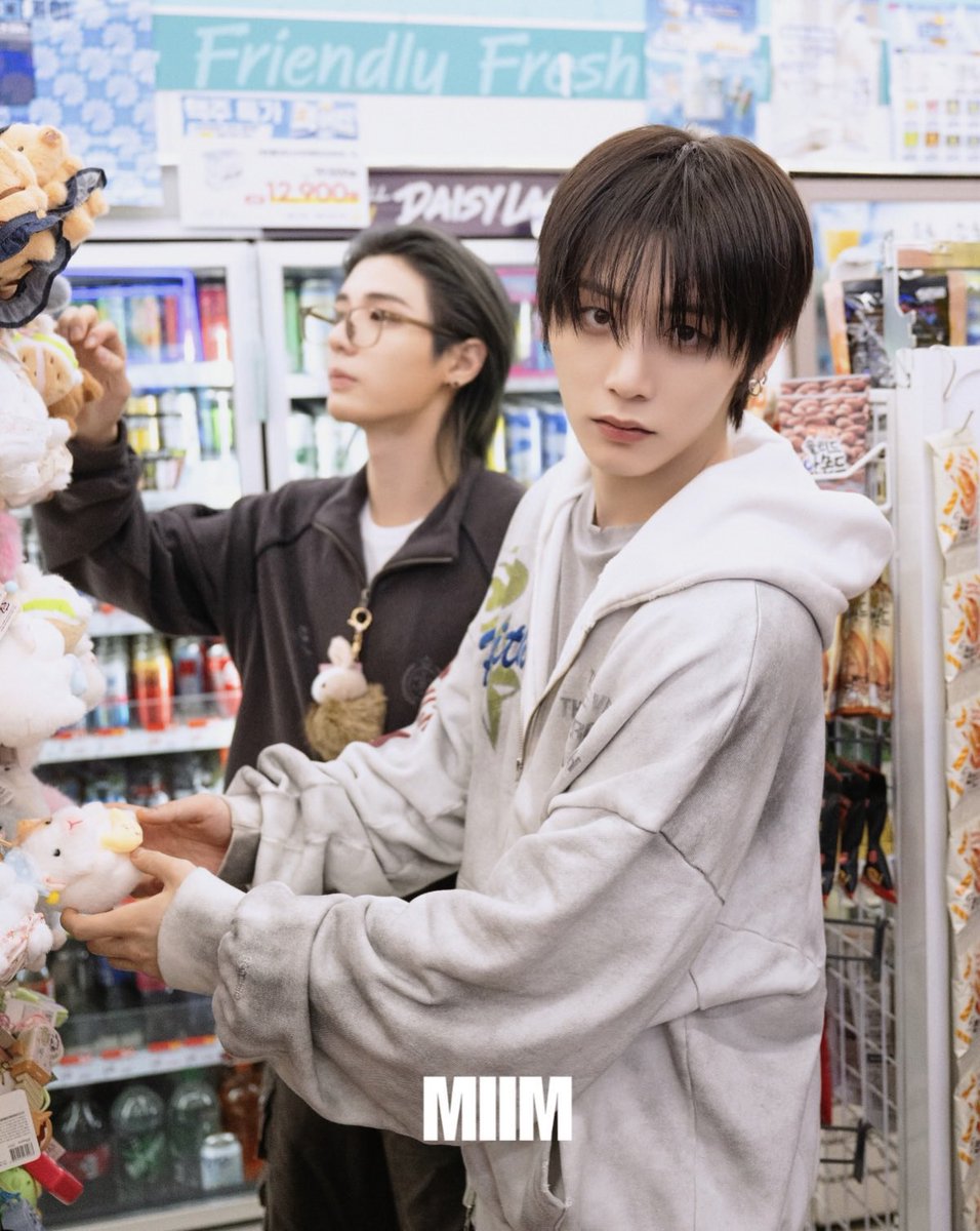 tes4n's tweet photo. 🤍🩶 #태산 #이한 https://t.co/UUaHBn19xE