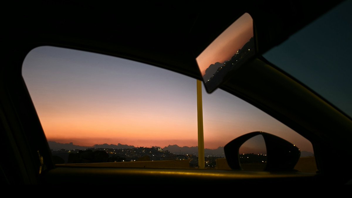 yyuebs's tweet photo. للحب الوان السماء عند الغروب 
عطر البساتين ومصابيح الدروب 

مغررمممة 💛🧡 https://t.co/khmZfFUkIf