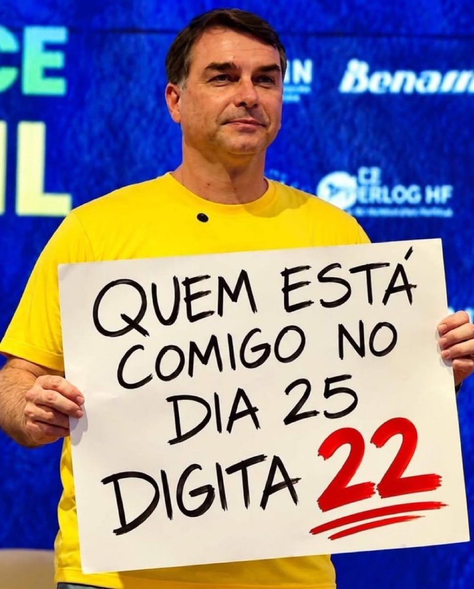 patriota_1972's tweet photo. Desde toda America apoyamos a #FlavioBolsonaro 💪🇧🇷
Responde
A. Apoyo  a Bolsonaro + tu bandera
B. Apoyo a Lula https://t.co/kgDZ2fey1m