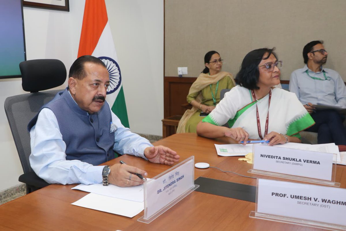 moesgoi's tweet photo. Hon’ble Union Minister of State (I/C), MoES, @DrJitendraSingh, chaired a review meeting on the Special Campaign 6 at Kartavya Bhavan on 19 October 2026.

Hon’ble MoS directed all Ministries and Departments to ensure daily updates on the campaign portal, regularly share infographics and beneficiary-focused posts on social media, and submit daily progress reports. He also emphasised reposting and amplifying campaign-related content to strengthen public outreach and awareness.

https://t.co/whk7FdPf34

#SCDPM6 #SpecialCampaign6 #MoES