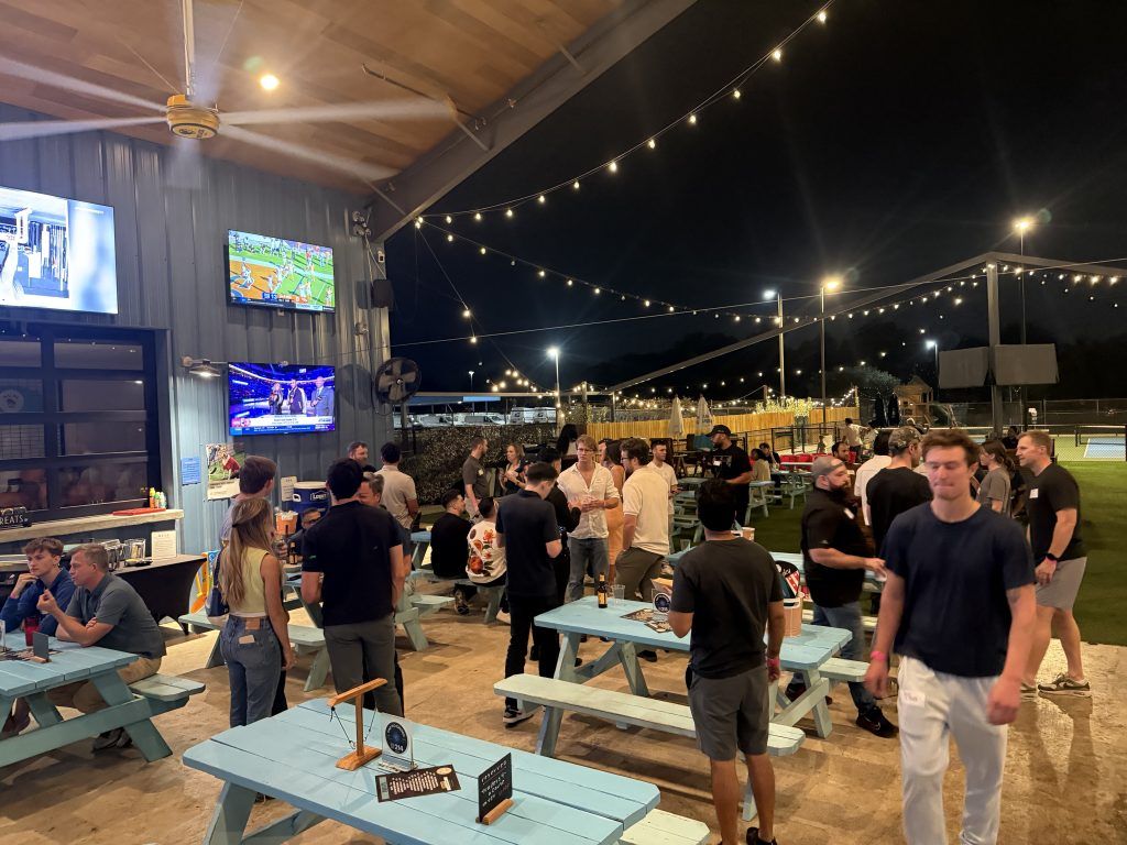 Traders4ACause's tweet photo. 🚨 BIG NEWS, AUSTIN! 🚨

We're excited to announce that @TheOneLanceB will be joining us for Traders4ACause Austin next week!

Come hang out with Lance, Ryan, Kyle, Eduardo and more fellow traders for an evening of networking, food, drinks, and giving back!

🎟️ https://t.co/cGPeZC7GpY

#T4AC #TradingCommunity