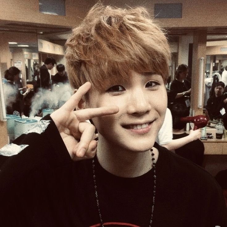 v_delalune's tweet photo. Yoongiaa ♡
#YOONGI https://t.co/v9nC8JRxy0