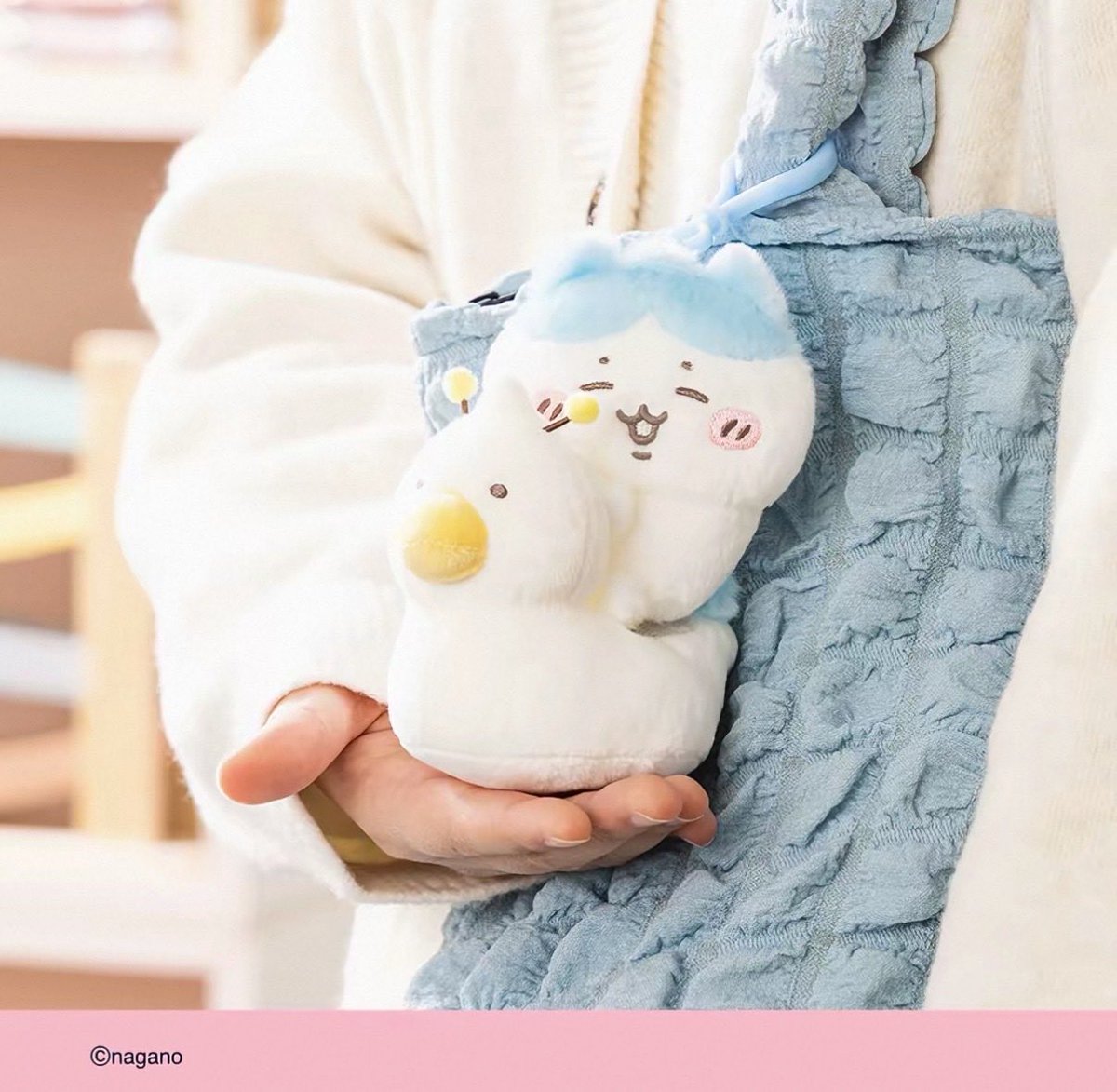 ananasu_'s tweet photo. [RT이벤트]
*팔로+알티 해주는 분들중 두분을 뽑아 각 한분께 베이비 시리즈 우사기와 하치와레를 드립니다.10월 30일 당첨 발표 해드리겠습니다*
안녕하세요!🥰
<가족이 되어주라> 외전 1화가 업로드 되었습니다!
기다려주신 독자님들 너무 감사합니다 😭❤ 개인사정으로 너무 오랜기간 자리를 비워서 정말 죄송합니다. 이제 외전으로 다시 돌아와 달리려고합니다. 아직까지도 지켜봐주시고 관심가져주신 분들께 너무 감사드리고 감사드리면서 매주 월요일에 다시 뵈어요❤

KR https://t.co/ciBUAJmhYw
เมืองไทย  
https://t.co/hDzihZJuJW
US
https://t.co/JqIaM7D9C6
봄툰 
https://t.co/DC2QBeaQ9J
Fr
https://t.co/dslpWlGnTK