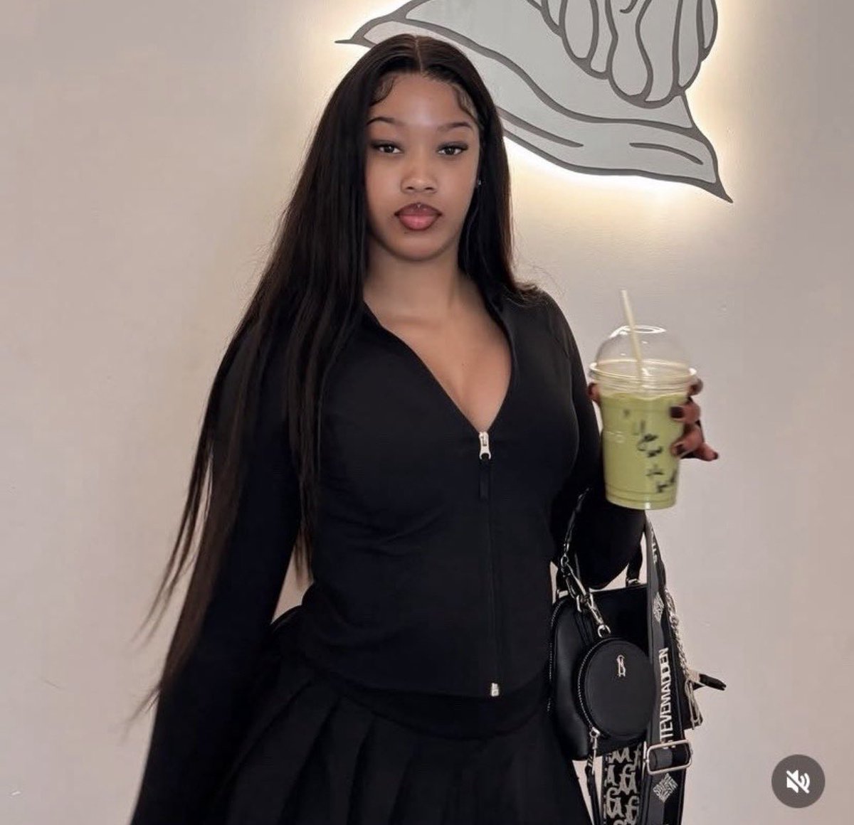 justvibiinnng's tweet photo. Mzansi Baddie videos leaked. https://t.co/K7aAGmHM0o