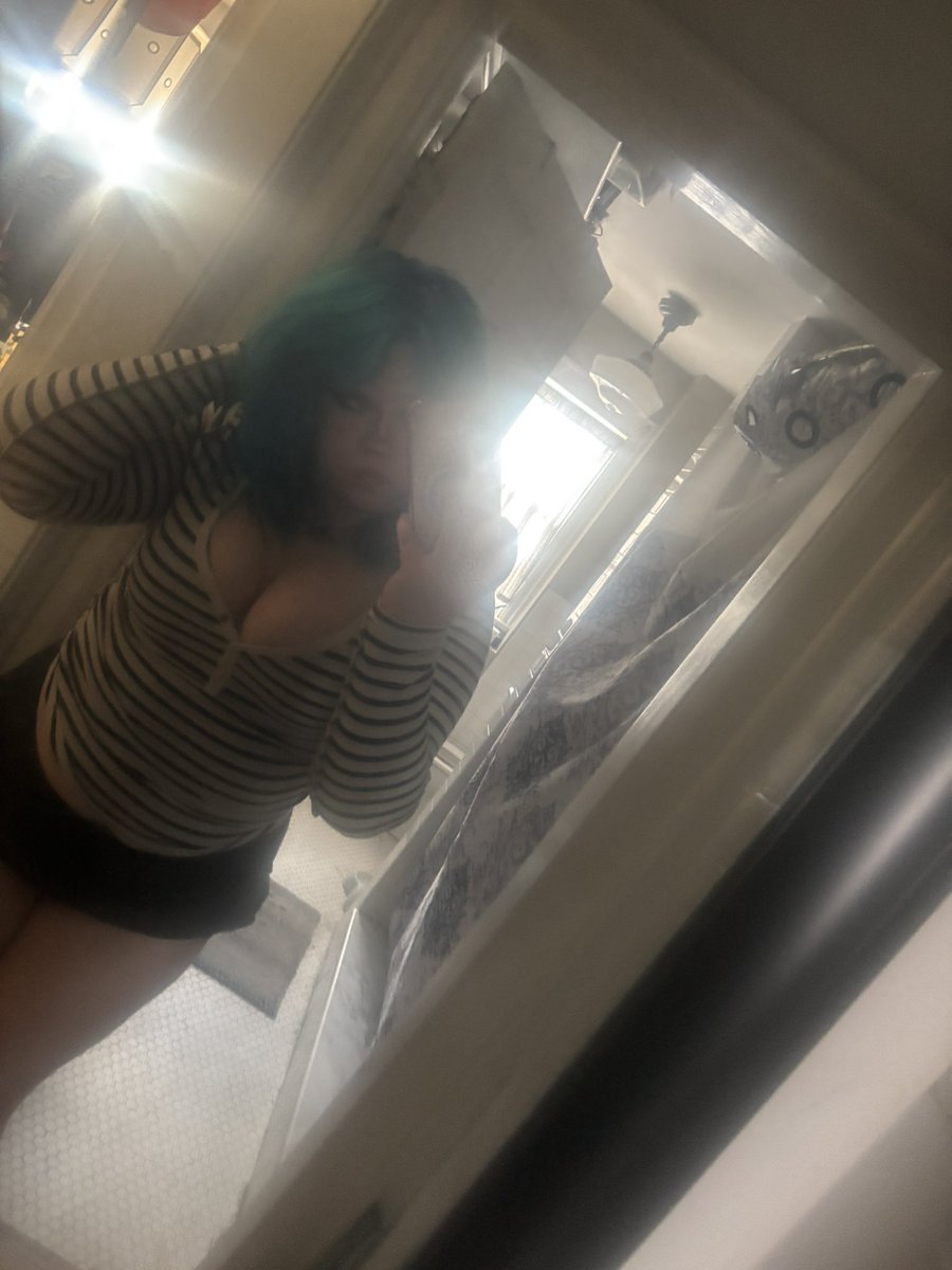 gethighandfuck_'s tweet photo. Old blue hair:3 might go back soon 
#smoker 
#chubby 
#stoner 
#altgirl https://t.co/vwL7D93GUn
