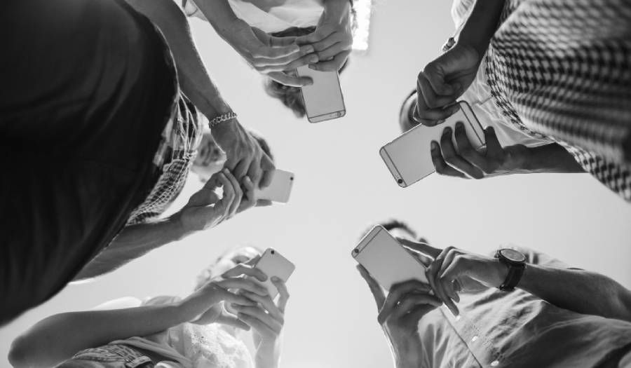 Red_Web_Design's tweet photo. 💬 Building an online community takes more than likes and followers... genuine engagement creates lasting loyalty.

🚀 Discover seven ways to strengthen connections and keep your audience engaged. 

https://t.co/sRSyZmuEjx https://t.co/mF76ry5IWW