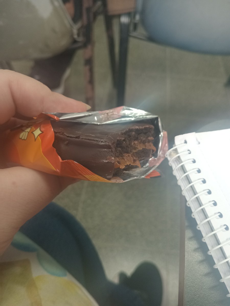 phobos_com's tweet photo. spreem genio de re mierda tu alfajor giga es muy rico https://t.co/fWgtTB7J72