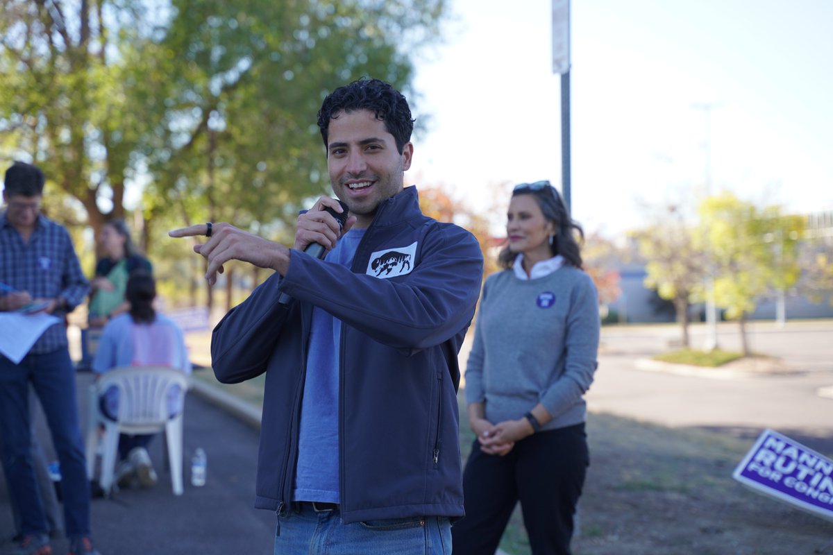 MannyRutinel's tweet photo. Thank you to Governor @gretchenwhitmer, Congresswoman @Nanette4CA, the @NCPSSM, @LIUNA Local 720 and all the volunteers who showed up last weekend to help flip this seat!

Just 2 weekends left!

Join the fight. Link in Bio. https://t.co/tGcqmhI1wR