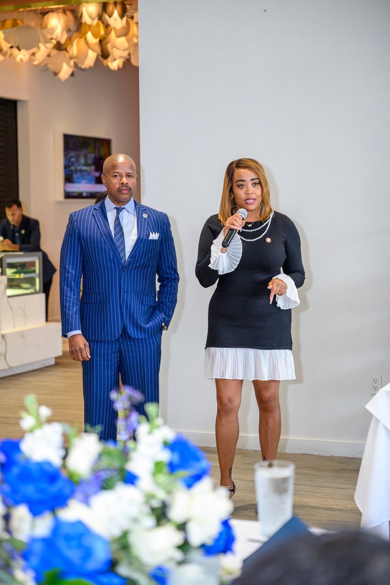 RepLSimmons's tweet photo. 🙏🏾 Honored to attend the Power of Prayer Brunch with Dr. Freddie Haynes III and faith leaders from across Houston.

Grateful for a morning of fellowship, reflection, and prayer for our community. 💙

#PowerOfPrayer #Houston https://t.co/Ho6ZHbmdLc