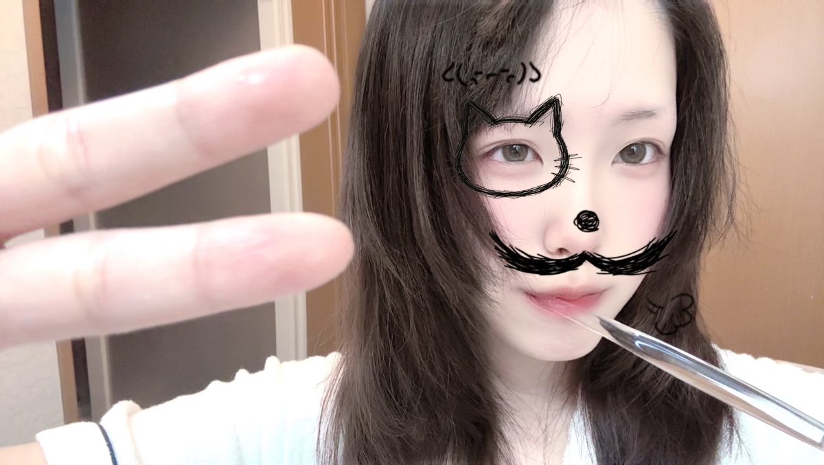 m__sml's tweet photo. すっぴん😇髪切った！ https://t.co/54fxr1AK4n