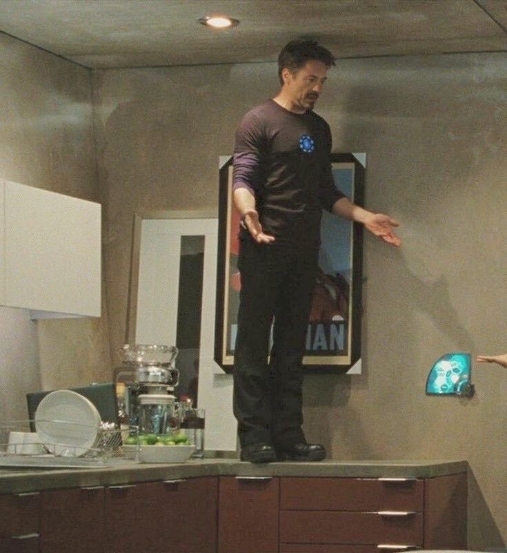 starkurommi's tweet photo. i love his awkwardness https://t.co/UpjnpoBBTB