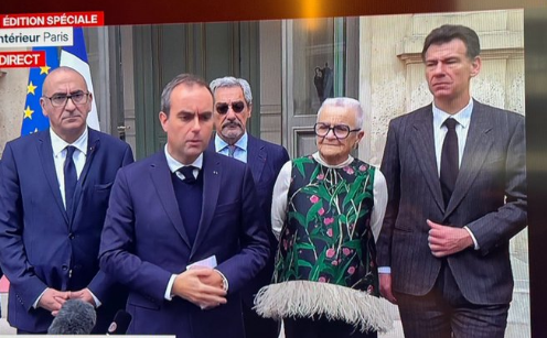 DocteurPEB1's tweet photo. Un gouvernement de clowns ! https://t.co/eNvyH3J6Qx