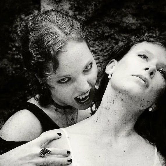 vampyfemmee's tweet photo. me and her (i'm the vampire) https://t.co/IgZyx9Rtgj