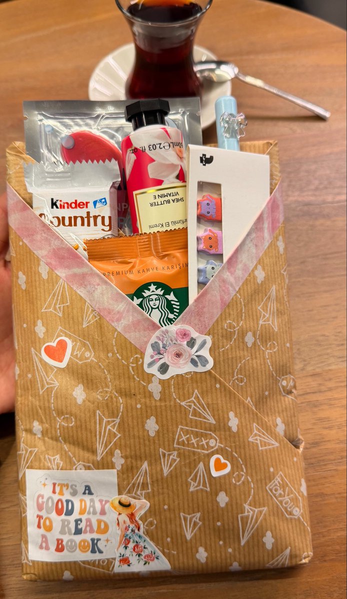 patateseviorum's tweet photo. Ya bakar mısınız bacımın bana yaptığı sürprizeeeee 😭😭😭😭😭😭😭😭💕💕💕💕💕 https://t.co/tkO28RMjdN