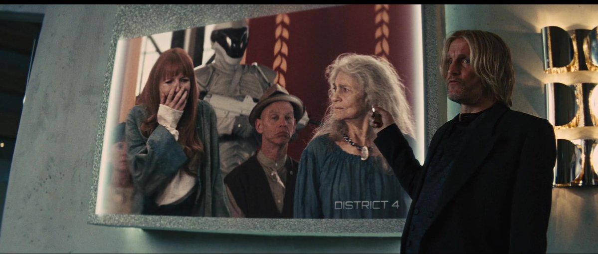 jogosvorazes's tweet photo. “well, katniss, i hope when she goes, she goes quickly. she's actually a wonderful lady.” https://t.co/wZCbYgyyUt