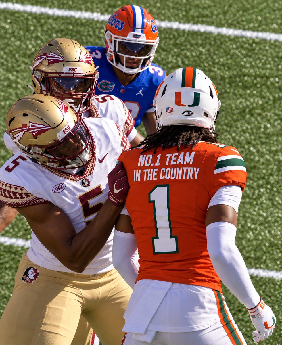 ihate_ap's tweet photo. Good morning to the No. 1 team in the COUNTRY https://t.co/rcvKkh6Czr