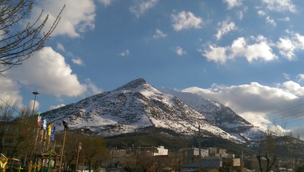 shadi4ra4baneh's tweet photo. روایت‌های بانه، روایتِ انسان‌هایی است که در سخت‌ترین روزها هم دست از تلاش، مهربانی و اصالت برنداشتند. کردستان با این چهره‌های زنده و روشن معنا می‌شود.
#جانفدایان_کردستان
#جانفدایان_بانه https://t.co/xRw6fz7lUj