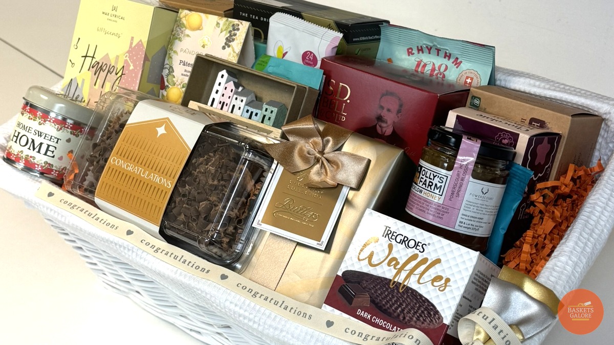 BasketsGalore's tweet photo. Today's Gift Basket Of The Day was the "New Home Gifts Hamper" 🏠 

https://t.co/TFBHa2hQoH

Follow &amp; RT to enter #prize draw to #win a Gift Basket. 

More info via our blog. 

#giftbasketoftheday #gifts #competition #giftbasketsrule #newhome https://t.co/jY1pNBEyPS