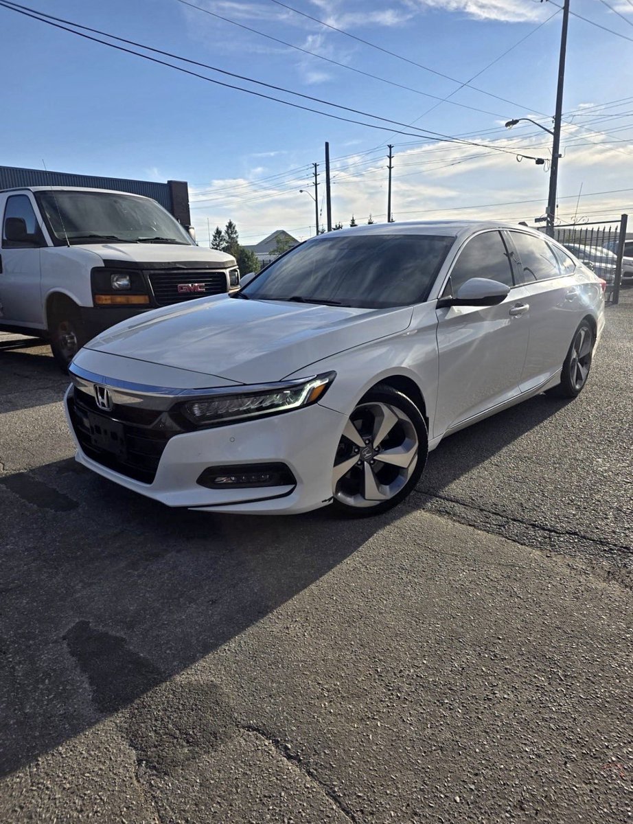Paco_Autos's tweet photo. 🚘 2018 Honda Accord Touring
1.5T engine 
Push start
Sunroof
Blind sport monitoring
Collission mitigation etc 

Ghc 155,000 - includes shipping https://t.co/3ZPLh0KGG9