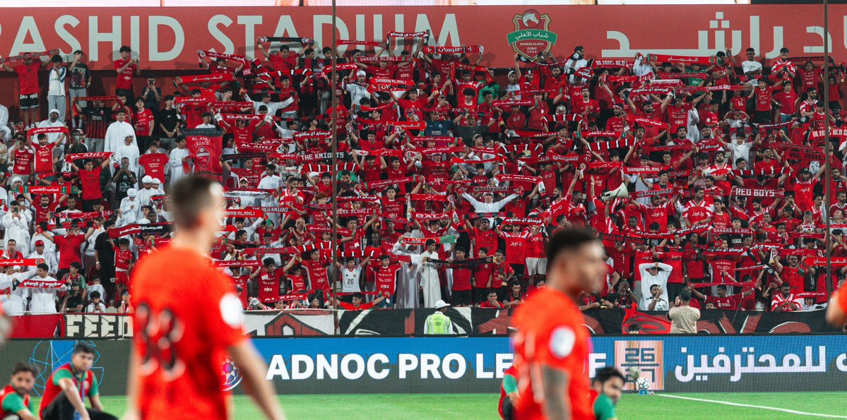alahli_f_'s tweet photo. المباريات الصعبه دائمًا تحتاج مشجعين حقيقيين يهتفون 90 دقيقه ويساندون فريقهم في كل الأحوال 

حضورك بالتيشيرت الأحمر والشال وتشجيعك مع الاوفياء بيساهم بشكل كبير في الفوز بمشيئة الله ، منظر مدرجنا لازم يكون مرعب في الملعب ونشوف ستاد راشد بالأحمر فقط ❤️🫡

#للعرش_ملك https://t.co/MiQBlIlawg