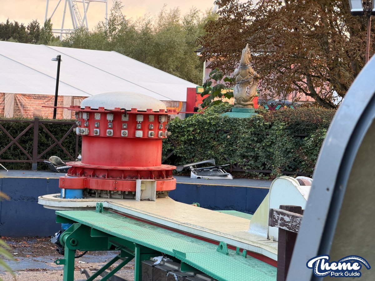 ThemeParkGuide's tweet photo. Thorpe Park Zodiac Update!

Zodiac has begun its winter maintenance, with all the arms and gondolas now removed, leaving the ride’s central structure looking rather empty!

Rumours suggest manufacturer HUSS could be carrying out a refurbishment of the ride during the closed se... https://t.co/vrrn4RkadI