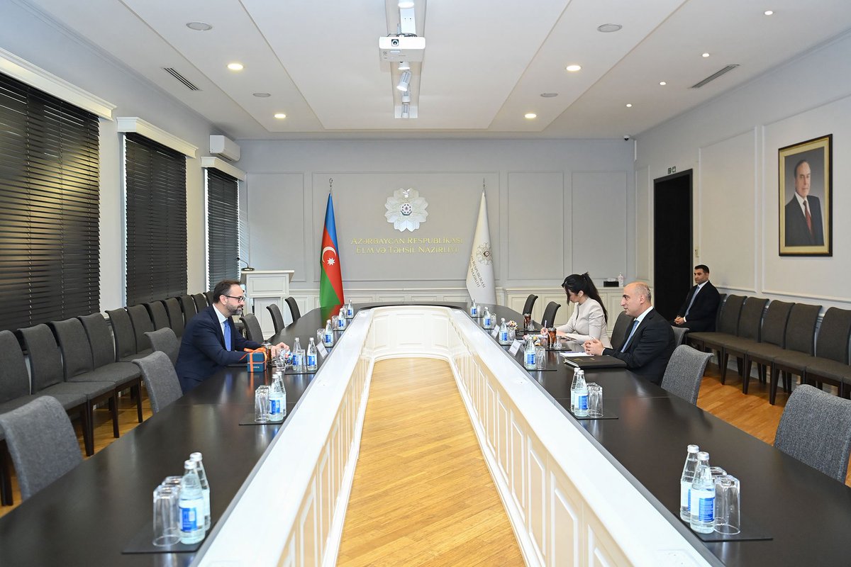 EminAmrullayev's tweet photo. Bu gün Almaniyanın Saksoniya federal torpağının elm naziri Sebastian Qemkovla görüşümüzdə Azərbaycan ilə Almaniya arasında elm və təhsil sahəsində mövcud əməkdaşlıq, eləcə də inkişaf perspektivlərini müzakirə etdik. https://t.co/r3klWKUWuw