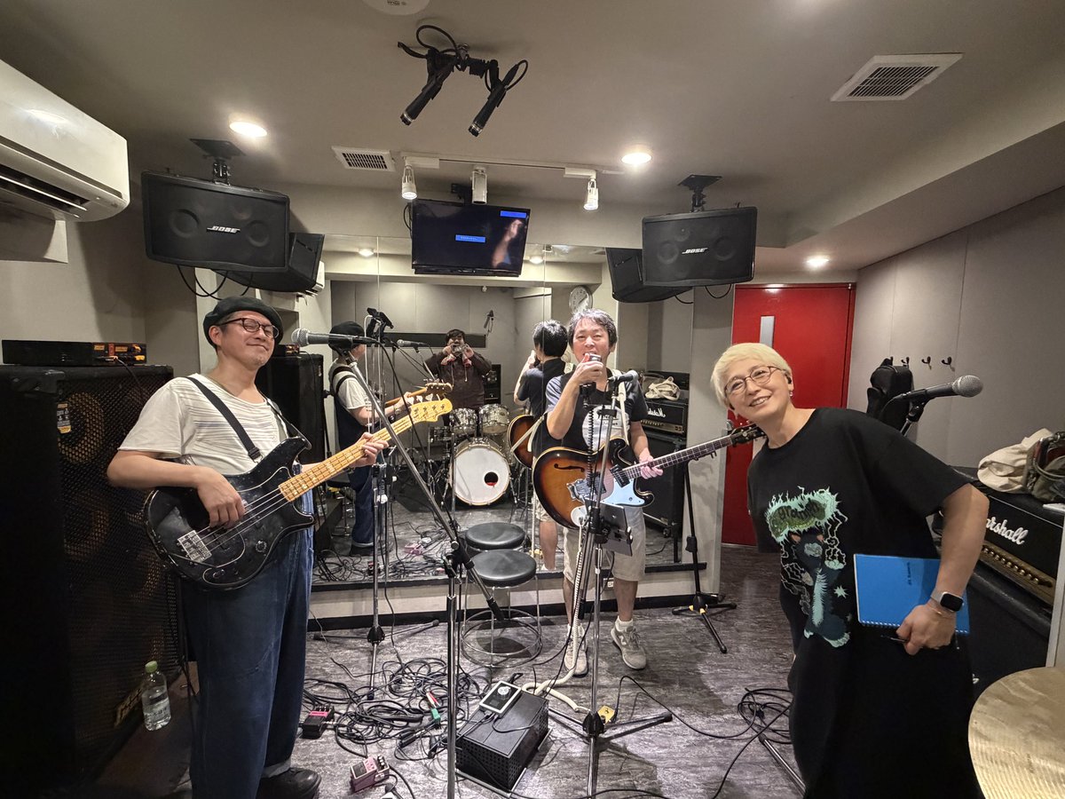 skirt_oh_skirt's tweet photo. yes, mama ok?リハーサル順調です！当日はもっと人数増えてにぎやかになる予定……メジャーデビュー30周年ライヴがもう目前！！ゲストアクトに東京ブルースブレイカーズ！DJには臼山田洋オーケストラ！つまりはいい夜確定！10/24は是非渋谷Star Loungeへ！
チケットこちら！
https://t.co/HUwM0ojh6N https://t.co/dBHFZc07Q0